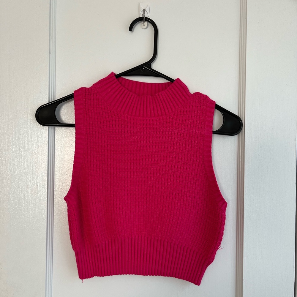 Storia Hot Pink Cropped Sweater Vest